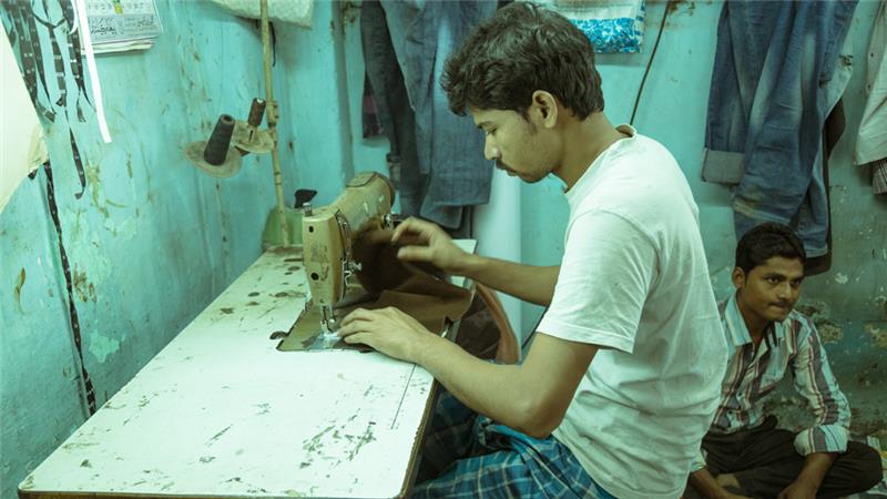 Artisan's in India's Dharavi slum can now sell their work online 