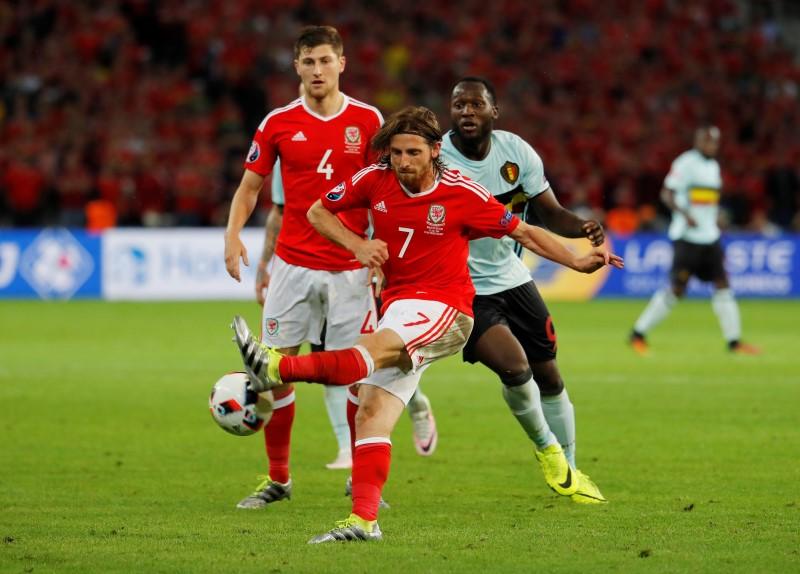 Football Soccer - Wales v Belgium - EURO 2016 - Quarter Final - Stade Pierre-Mauroy, Lille, France - 1/7/16 Wales' Joe Allen in action REUTERS/Pascal Rossignol