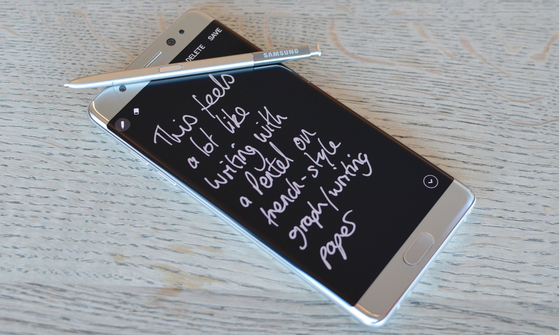  Writing short notes while the screen is off is very handy as a digital post-it note.