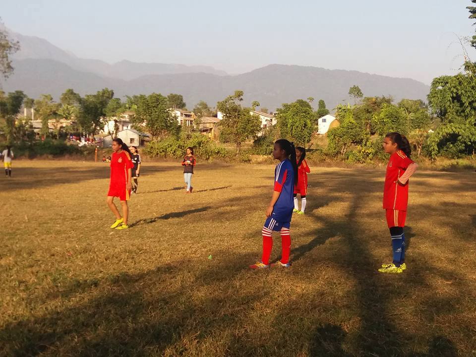 girls-friendly-football-match