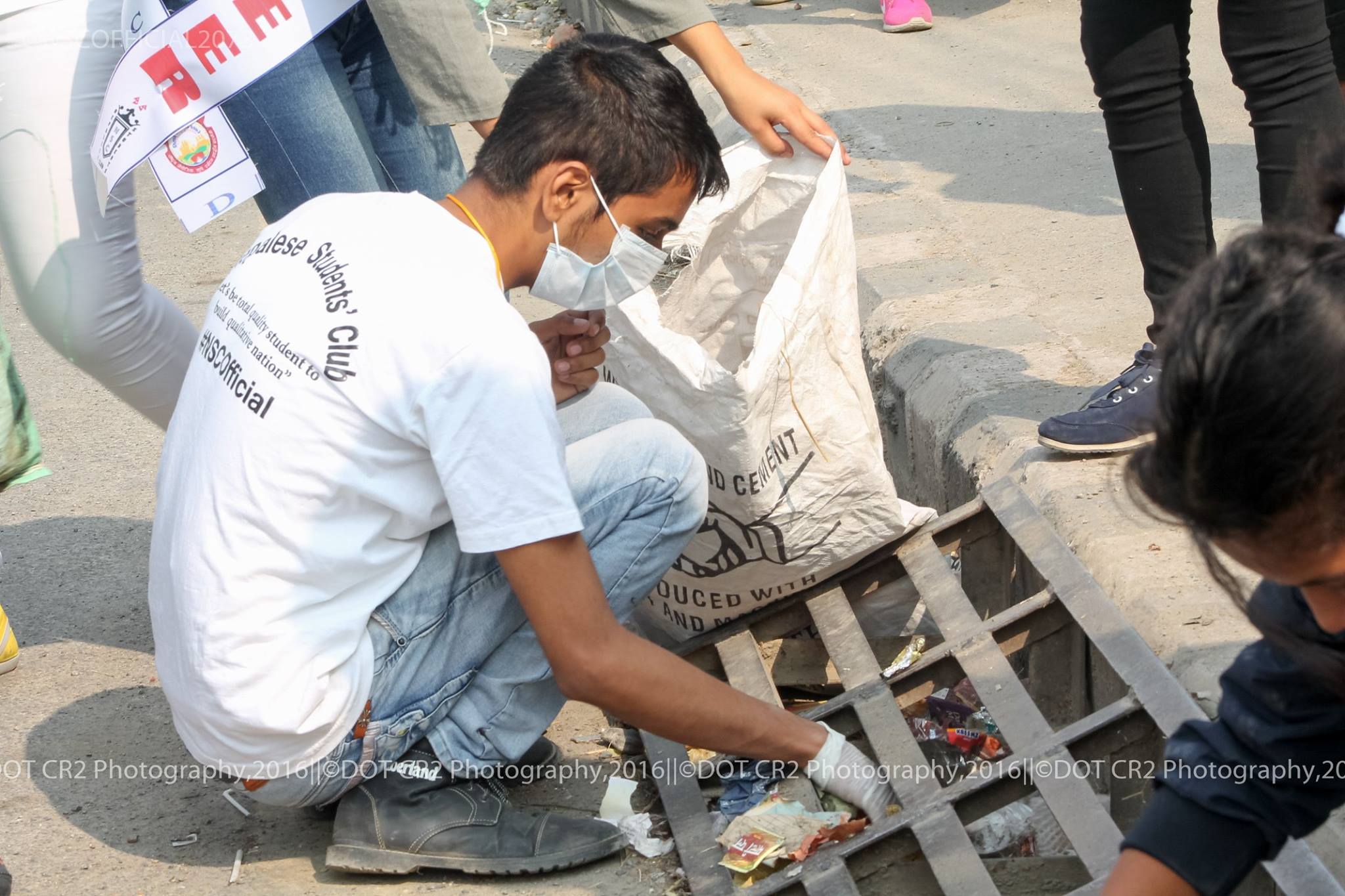 nepalese-students-club-fiber-dustbin-5